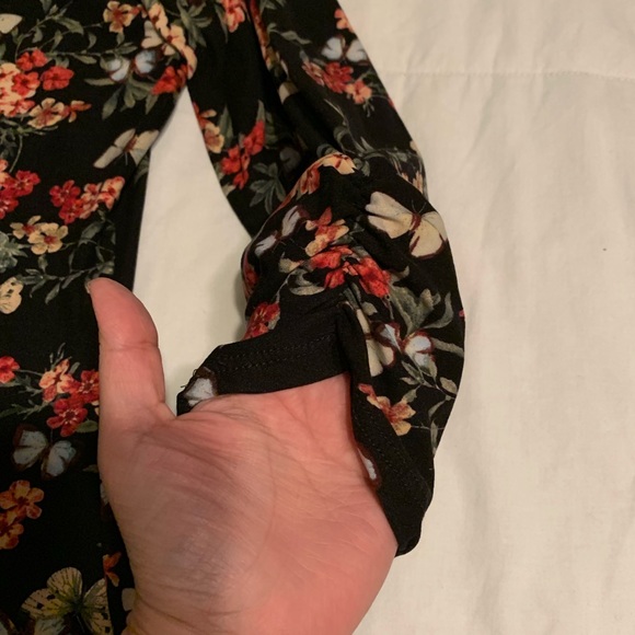 No Boundaries floral and butterfly top XXL used - Picture 7 of 7